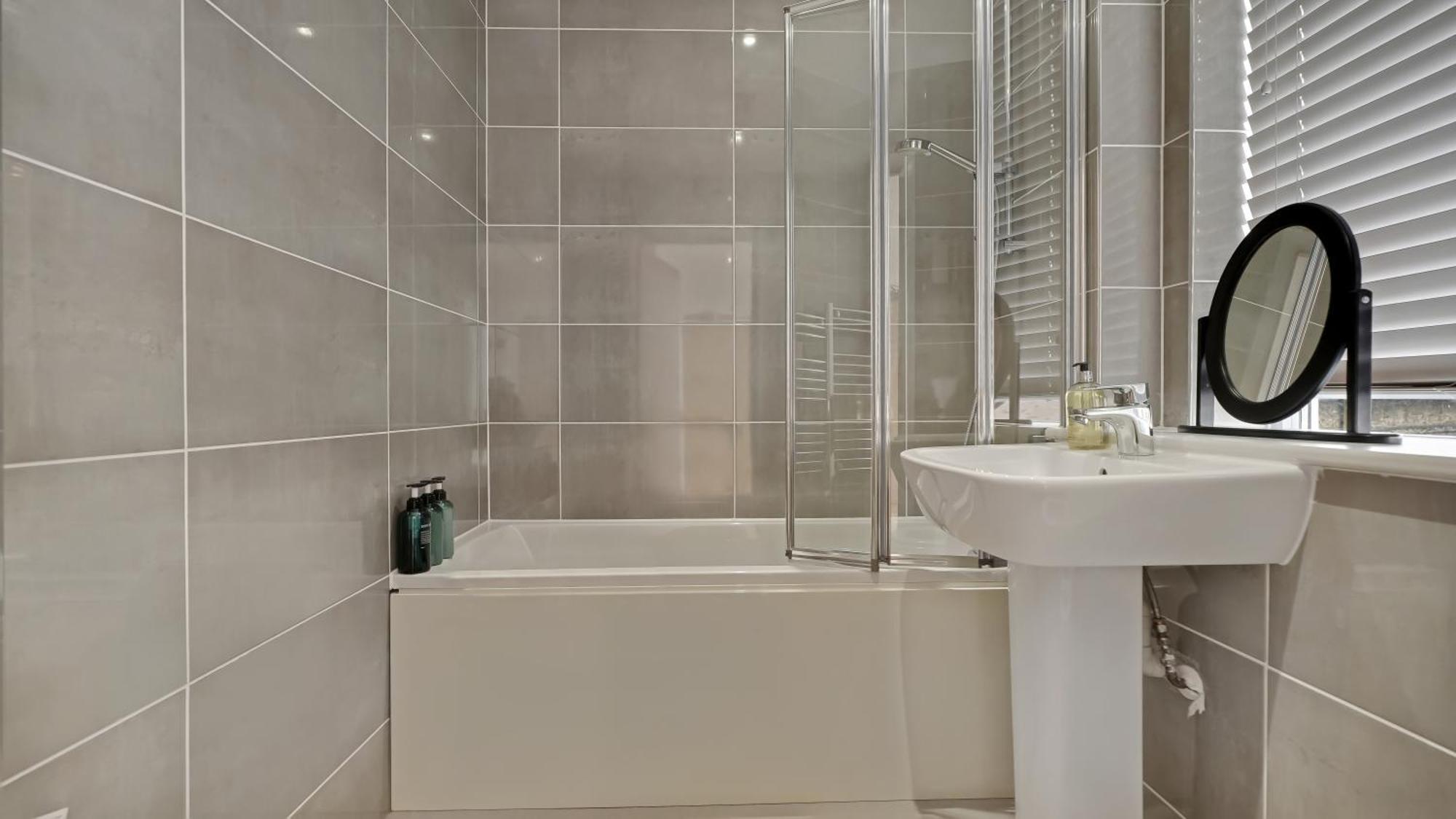 Modern And Spacious Penthouse Apartment In Putney With Free Parking London Exterior photo