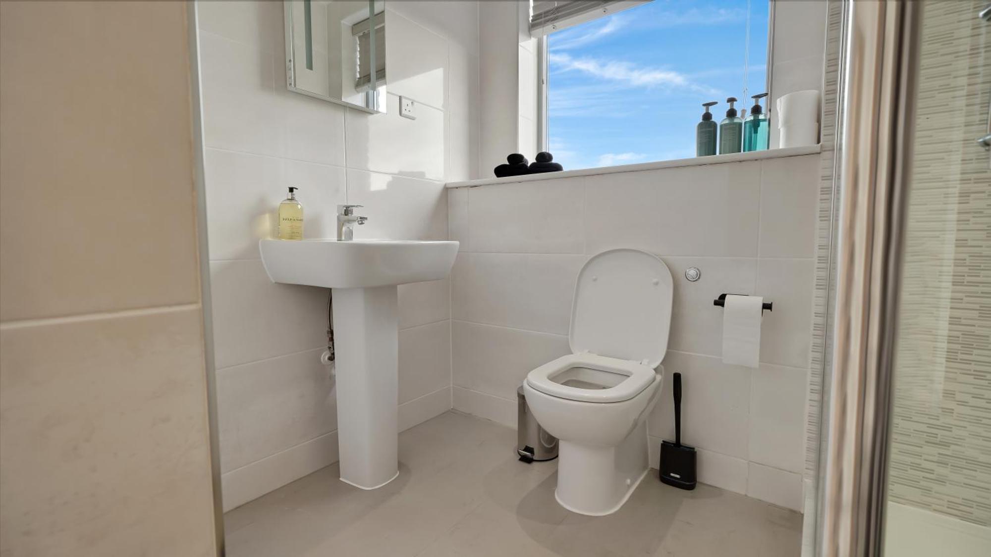 Modern And Spacious Penthouse Apartment In Putney With Free Parking London Exterior photo